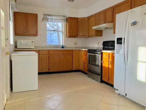 73 Inverness Street Portland, ME 04103 - Photo 5 of 23 New soffit, some new upper cabinets,...