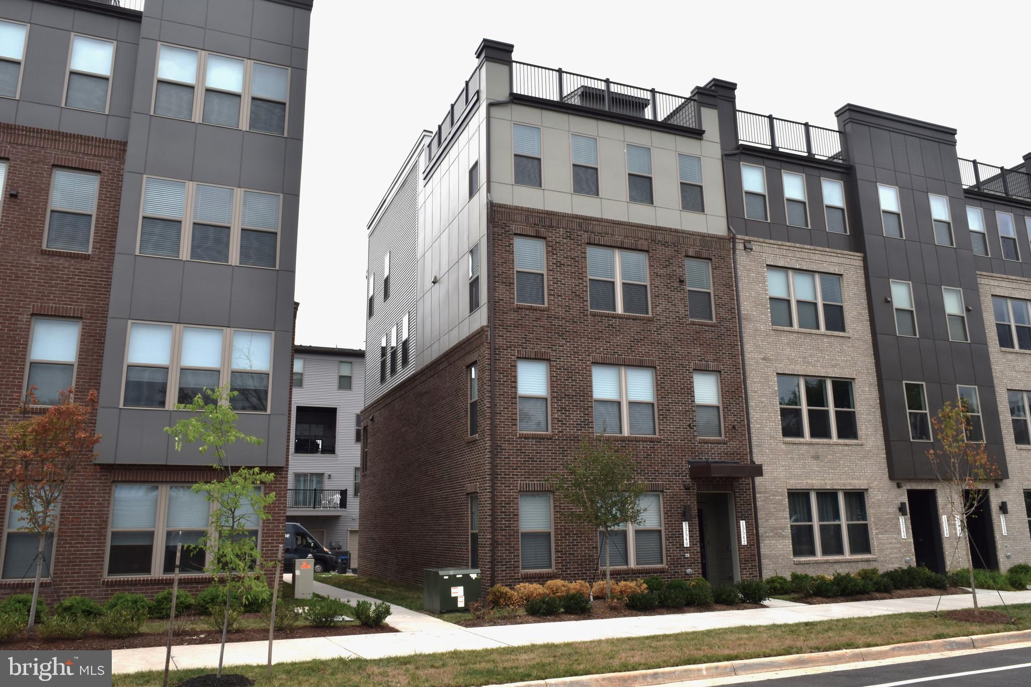 13542 Innovation Station Loop Herndon, VA 20171 - Photo 3 of 53 End Unit Townhouse with Terrace