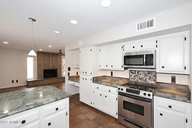 $3,400 | 8528 East Vía De Viva, Scottsdale, AZ 85258