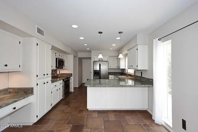 $3,400 | 8528 East Vía De Viva, Scottsdale, AZ 85258