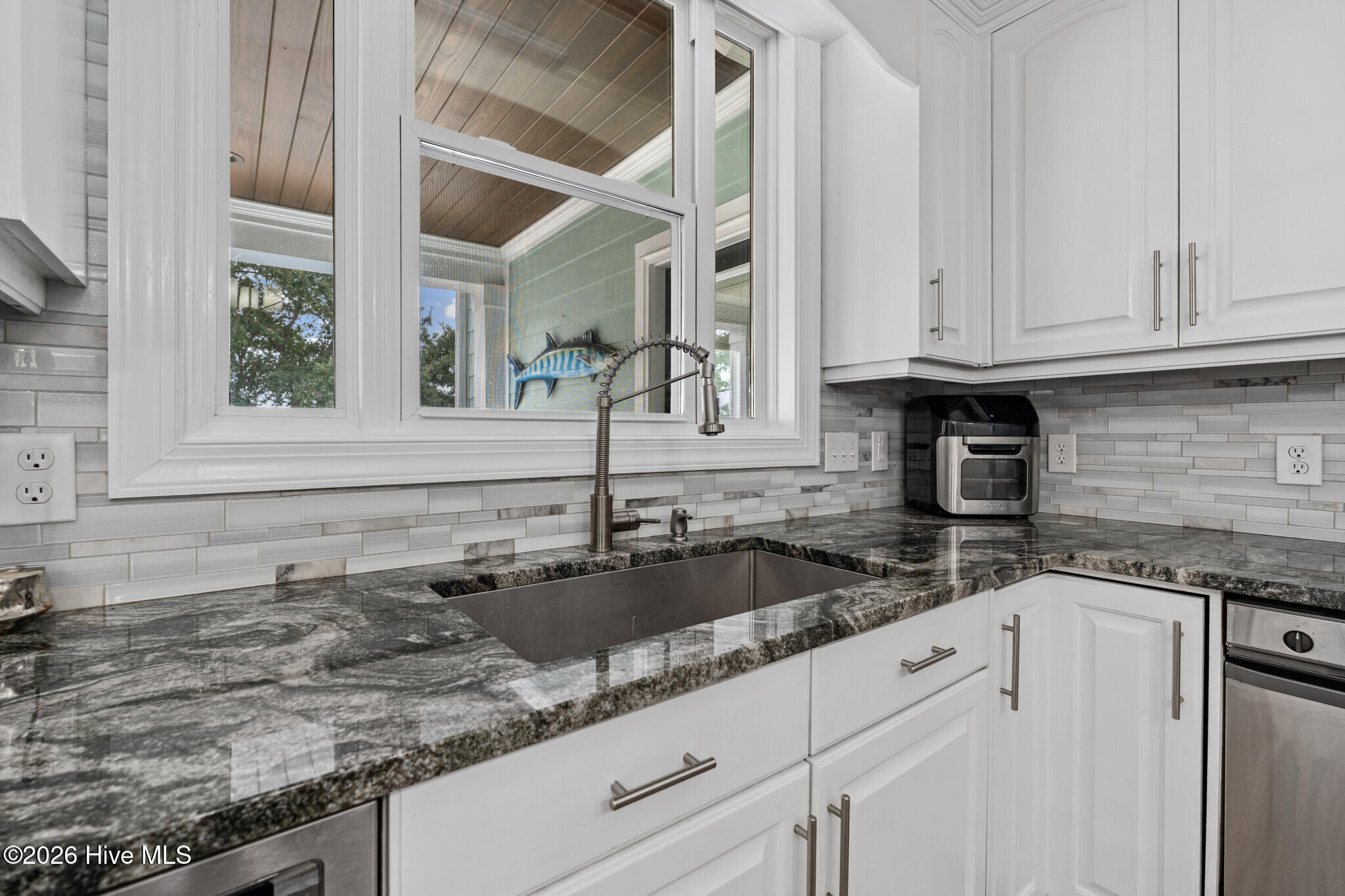 2625 Seashore Road Southwest Supply, NC 28462 - Photo 25 of 61 Kitchen