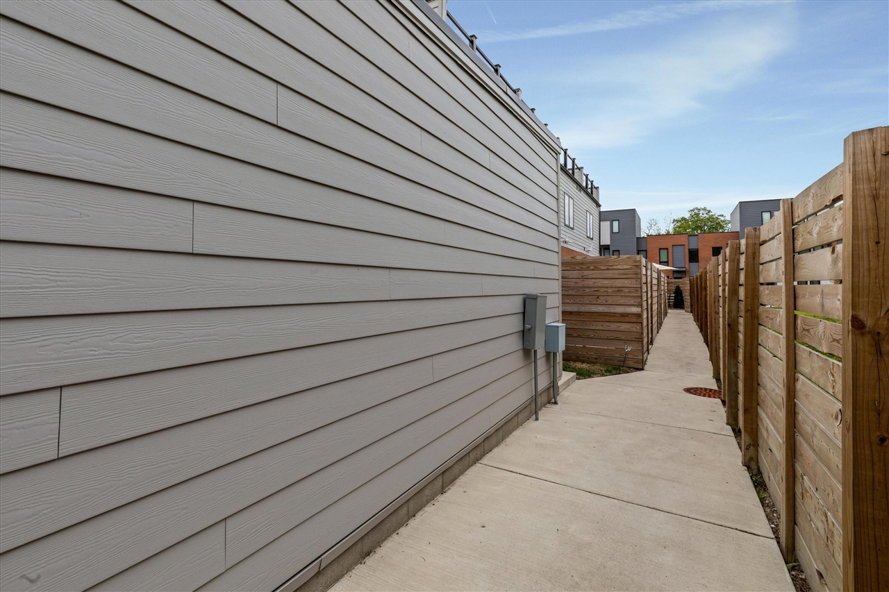 1803 Perry Street, Unit 9 Detroit, MI 48216 - Photo 49 of 57