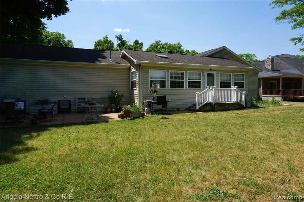 50428 Bog Road Belleville, MI 48111 - Photo 10 of 34