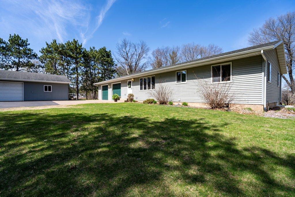 4437 Old Wells Road Eau Claire, WI 54703 - Photo 3 of 78