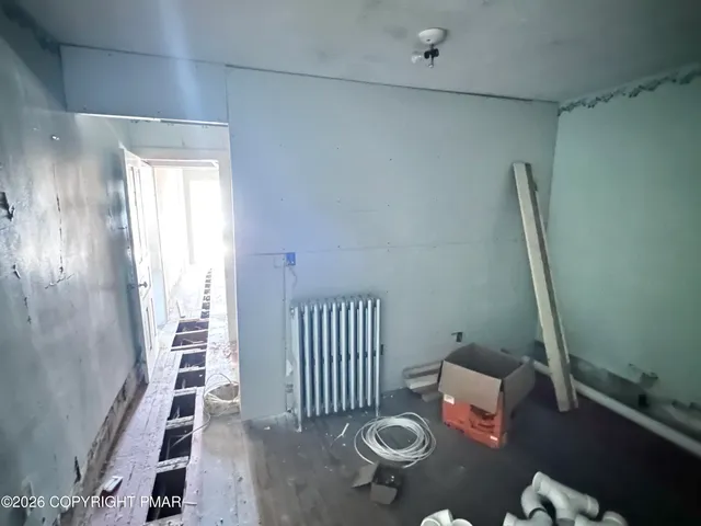 $29,900 | 117 East Saylor Street, Mount Carmel, PA 17851