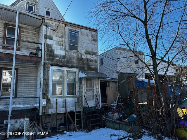 $29,900 | 117 East Saylor Street, Mount Carmel, PA 17851