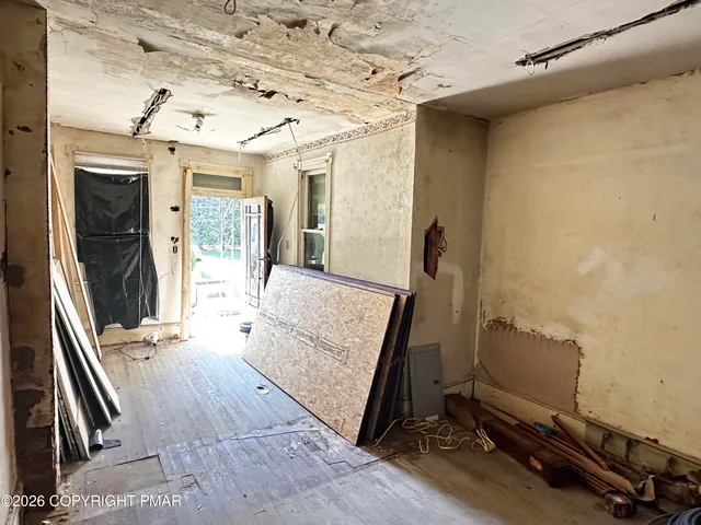 $29,900 | 117 East Saylor Street, Mount Carmel, PA 17851