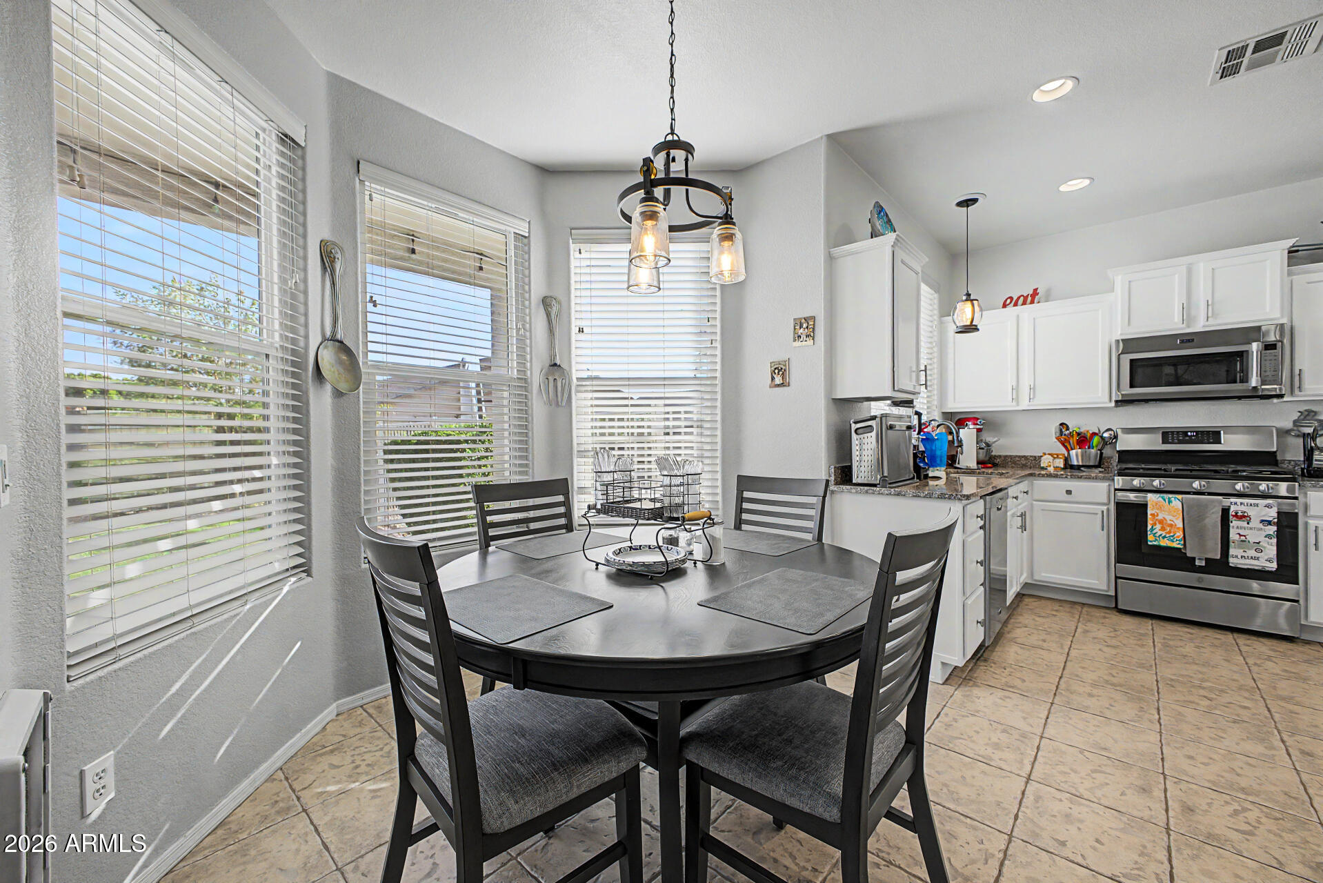 1393 East Tulsa Street Gilbert, AZ 85295 - Photo 10 of 35 Eating Area
