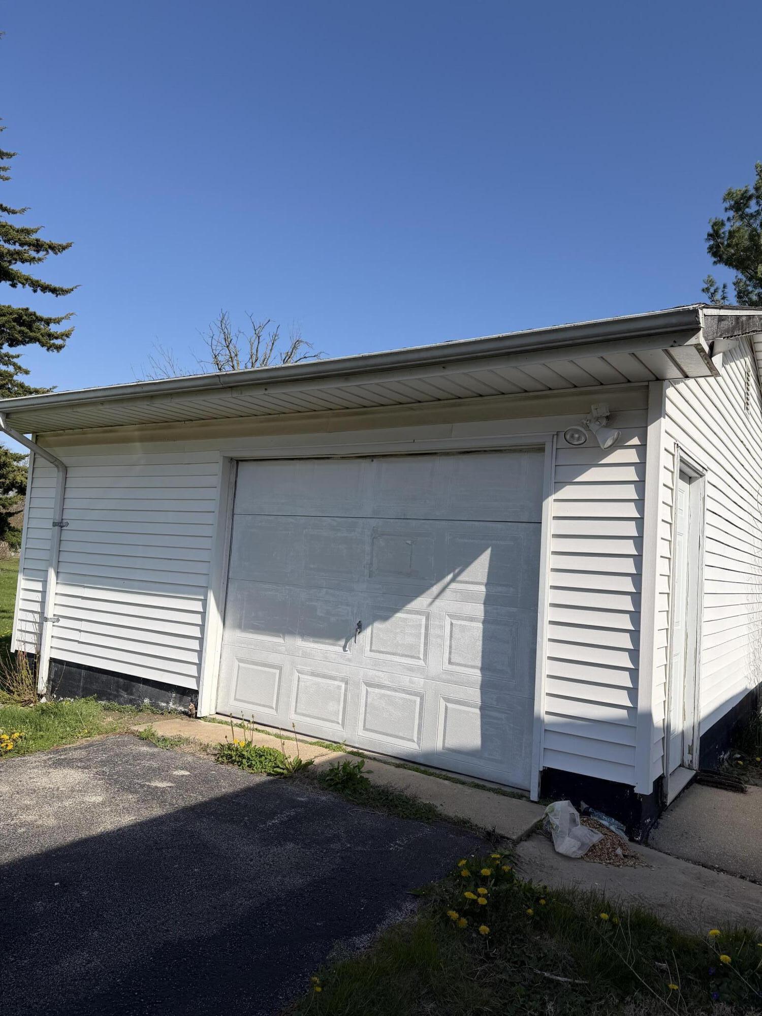 222 West Prairie Avenue Goodland, IN 47948 - Photo 2 of 13 1500x2000