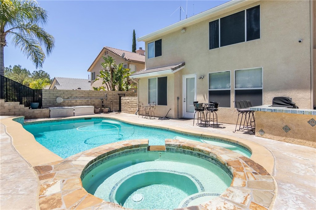 28318 Santa Catarina Road Saugus, CA 91350 - Photo 29 of 32 Spa & BBQ