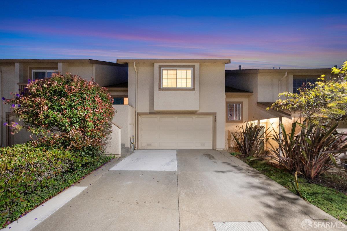 200 Bayview Circle San Francisco, CA 94124 - Photo 49 of 50 a view of entryway with a lot of flower plants
