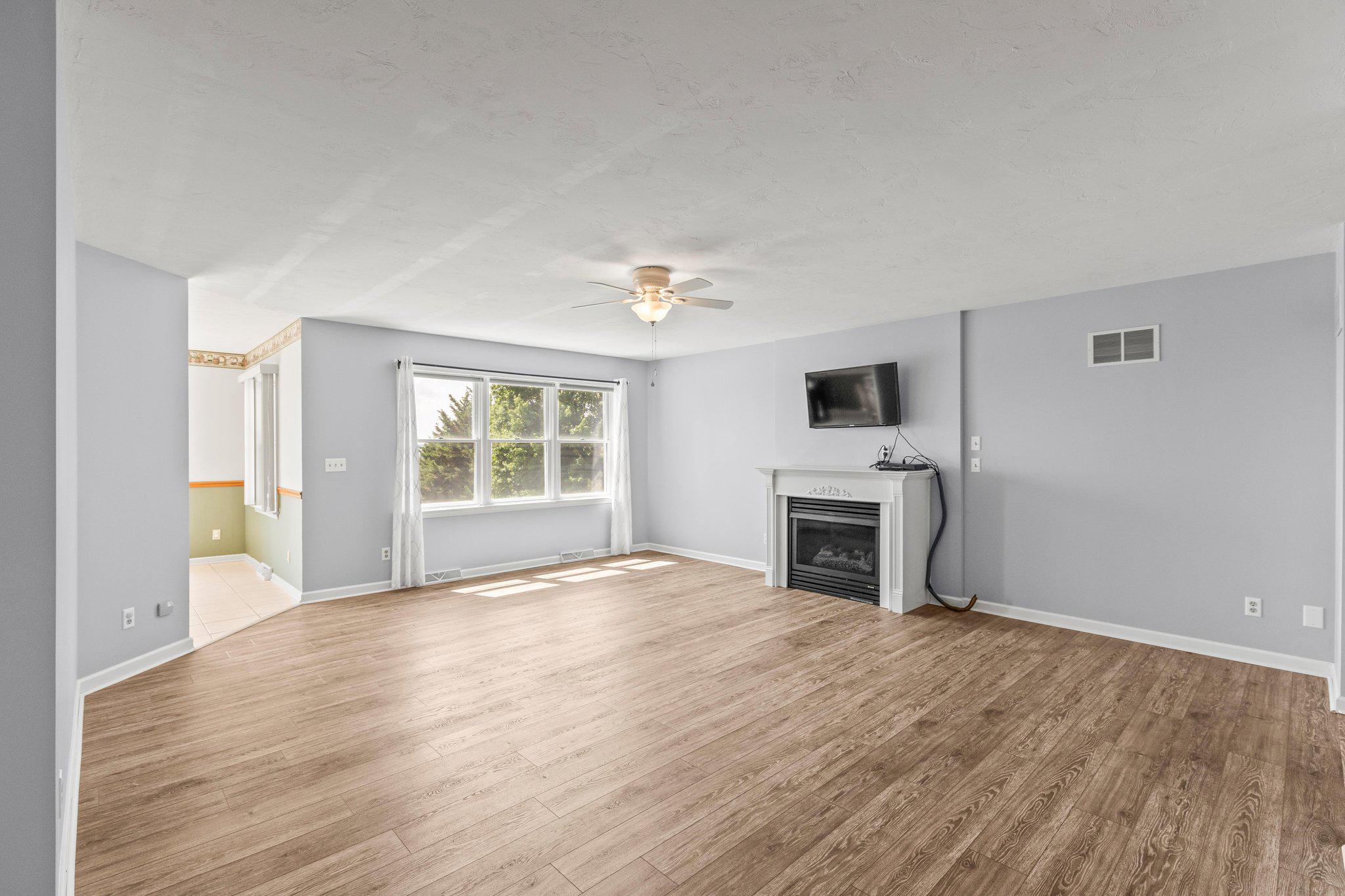 151 Overview Circle East Red Lion, PA 17356 - Photo 11 of 64 Living Room