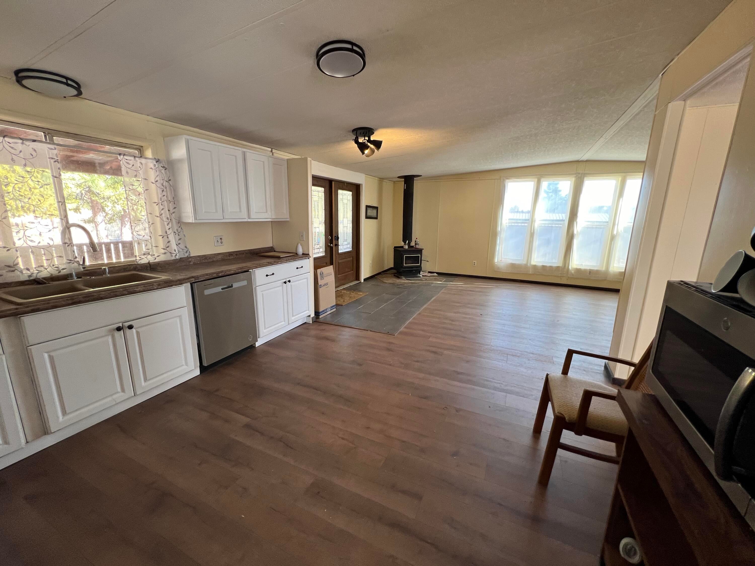 9728 Ben Kerns Road Klamath Falls, OR 97601 - Photo 8 of 58 Kitchen