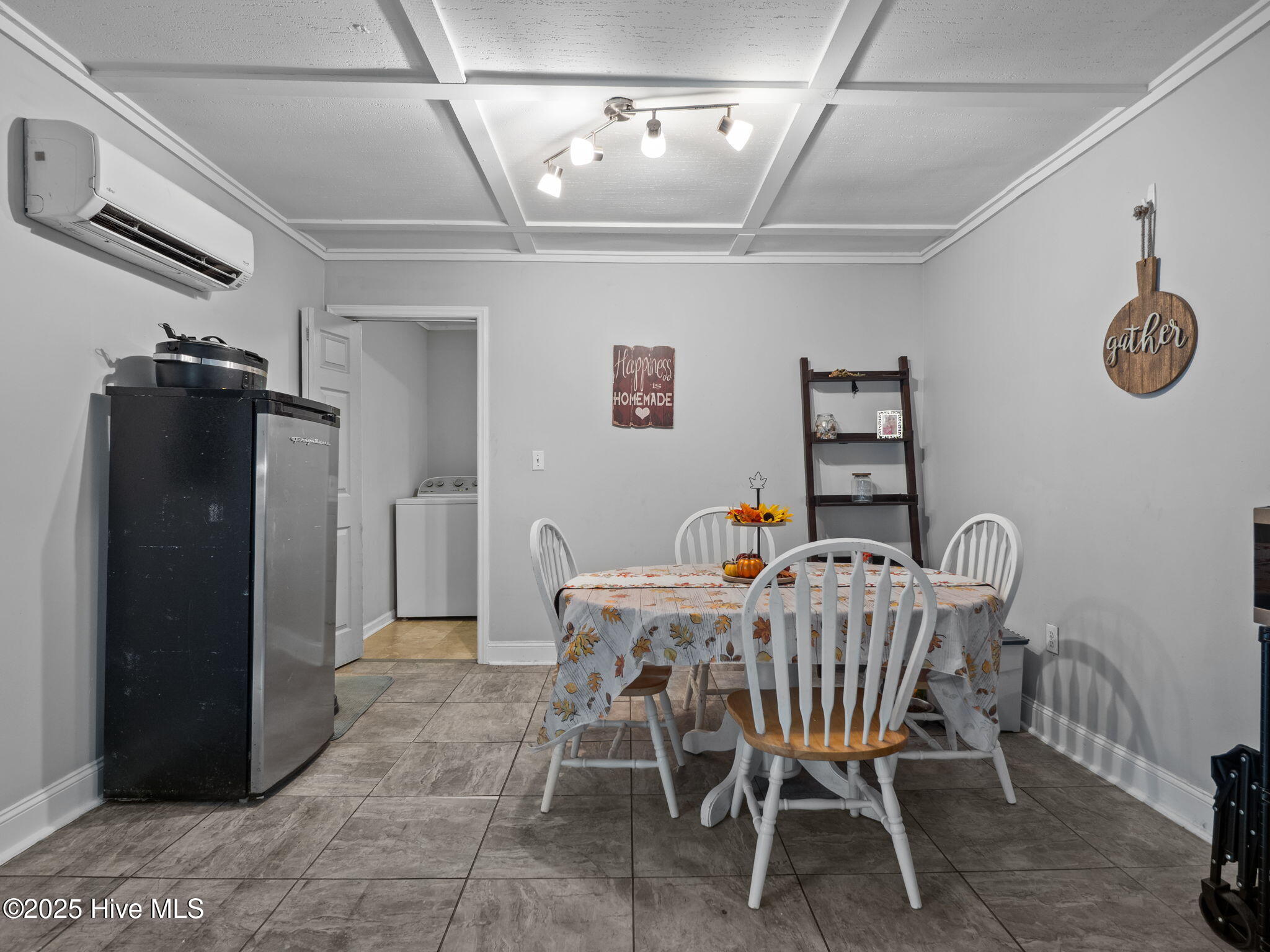 87 Crown Point Road Hubert, NC 28539 - Photo 9 of 21 Dining Area