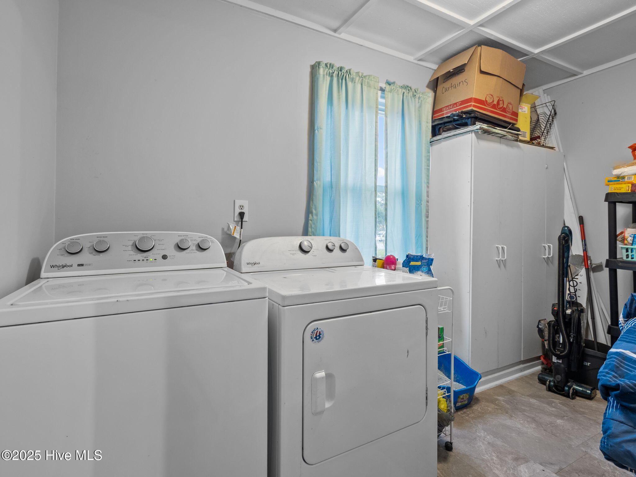87 Crown Point Road Hubert, NC 28539 - Photo 10 of 21 Large Laundry Room