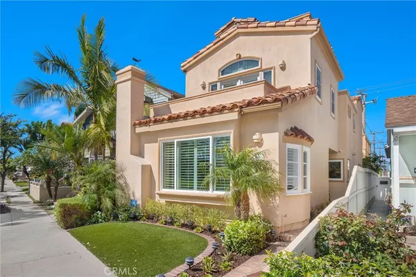$2,410,000 | 1407 Electric, Seal Beach, CA 90740