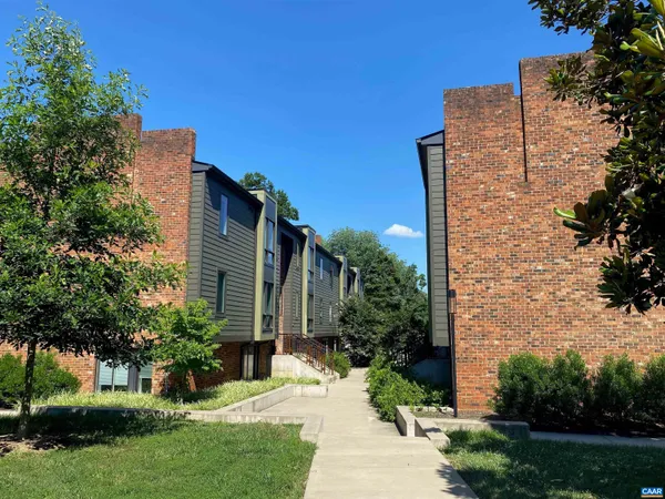 $1,995 | 630 Park Street, Unit U, Charlottesville, VA 22902