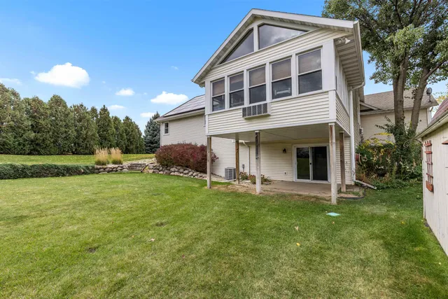 $340,000 | 7801 Hawks View Drive, Machesney Park, IL 61115