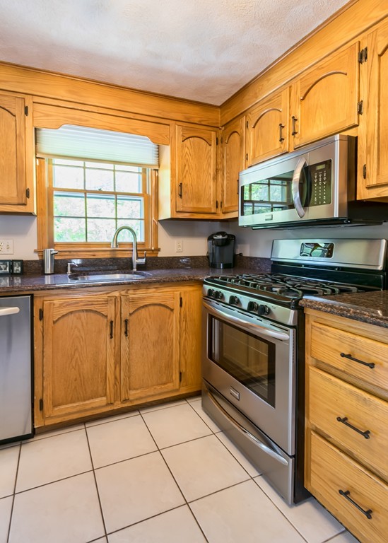 22 Vermont Road Wilmington, MA 01887 - Photo 20 of 30 Gallery Image 20