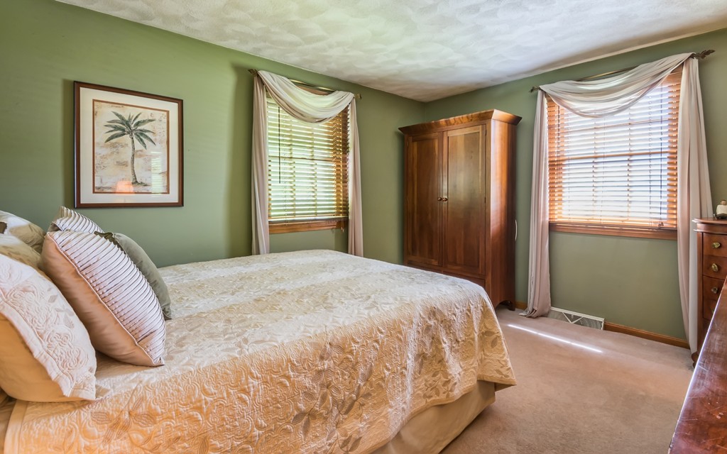 22 Vermont Road Wilmington, MA 01887 - Photo 5 of 30 Gallery Image 5