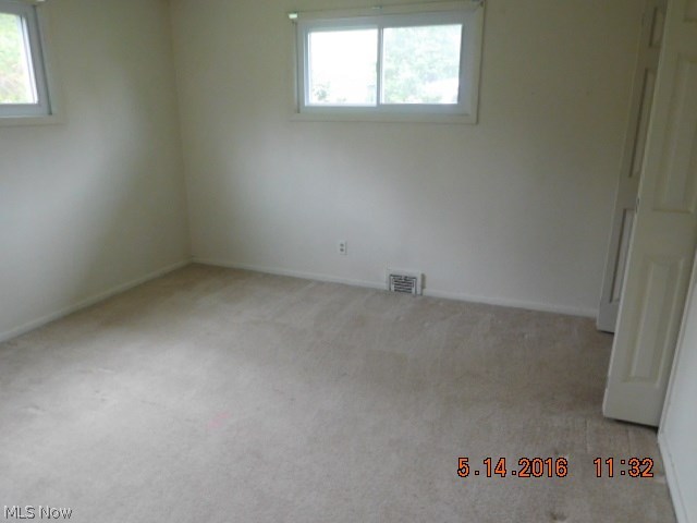 6386 Fairhaven Road Cleveland, OH 44124 - Photo 8 of 13