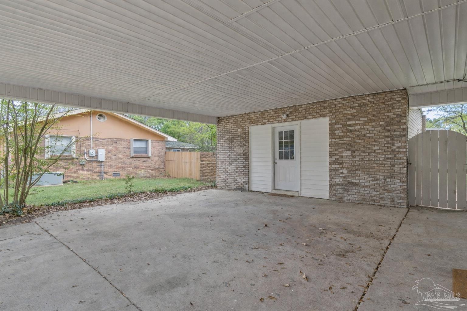 669 Carlton Road Pensacola, FL 32534 - Photo 4 of 64