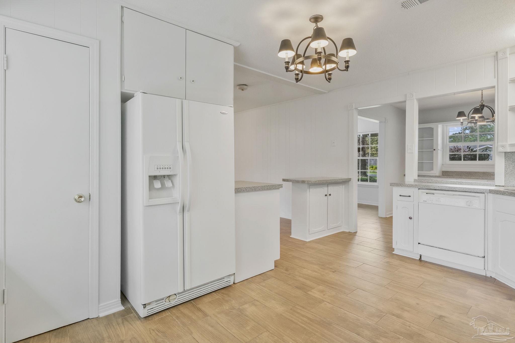 669 Carlton Road Pensacola, FL 32534 - Photo 9 of 64