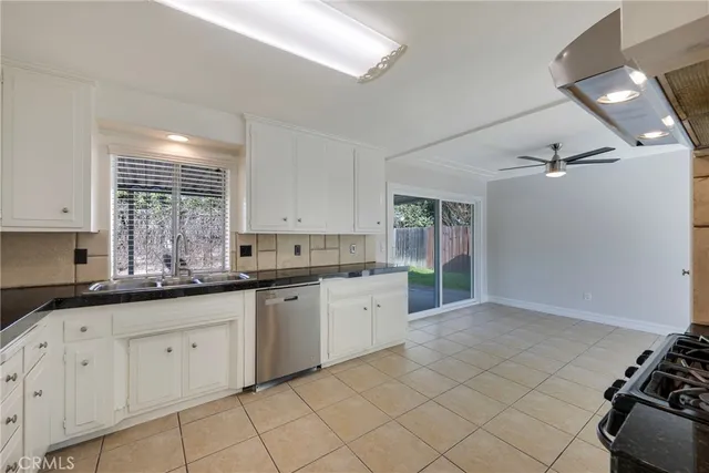 $3,000 | 5153 Merrill Avenue, Riverside, CA 92504