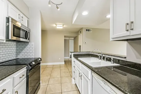 $117,900 | 250 El Dorado Boulevard, Unit 189, Webster, TX 77598