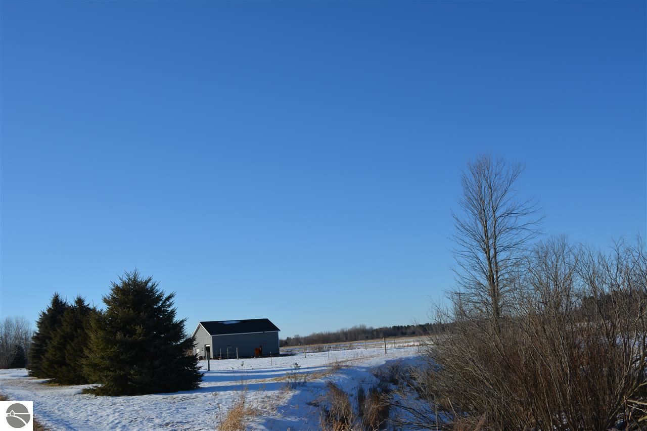 11097 East Millbrook Road Shepherd, MI 48883 - Photo 6 of 6 1794297-5.JPG