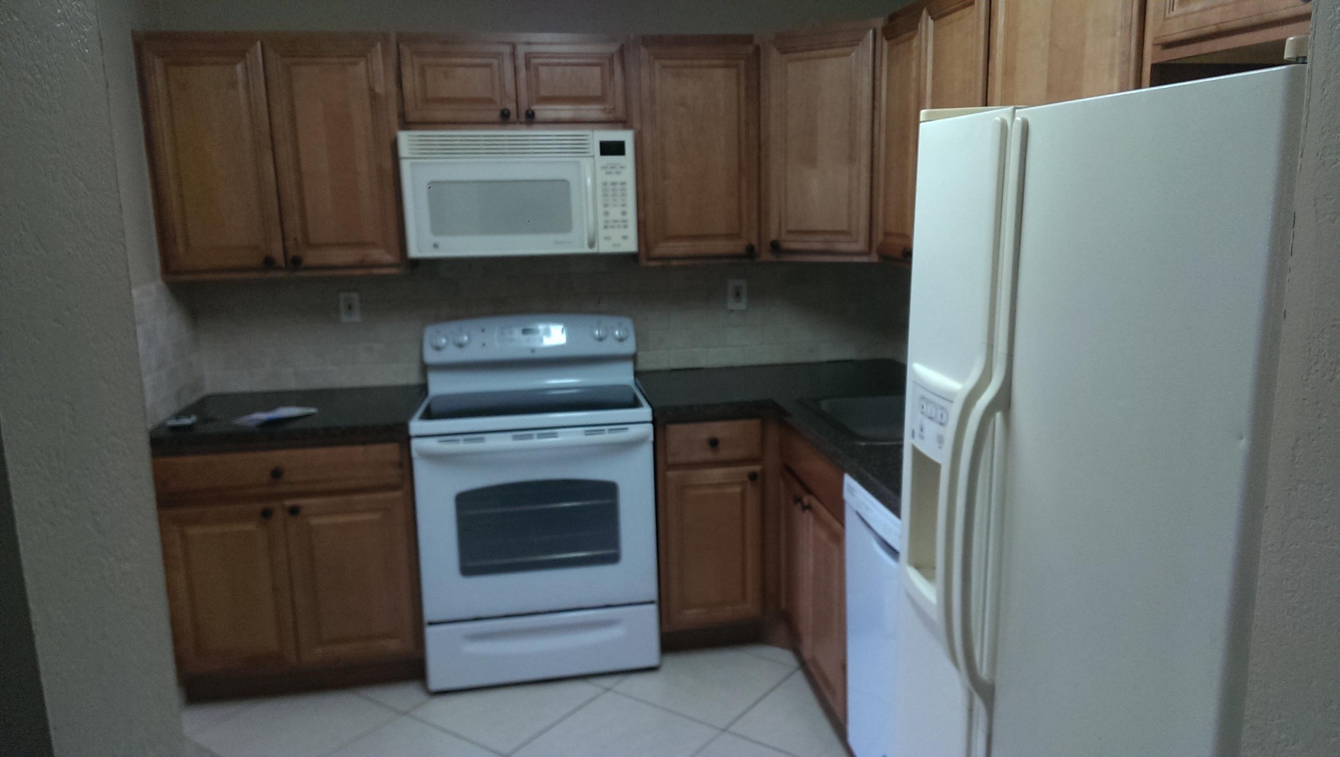 9370 Southwest 8th Street, Unit 121 Boca Raton, FL 33428 - Photo 5 of 32 Kitchen