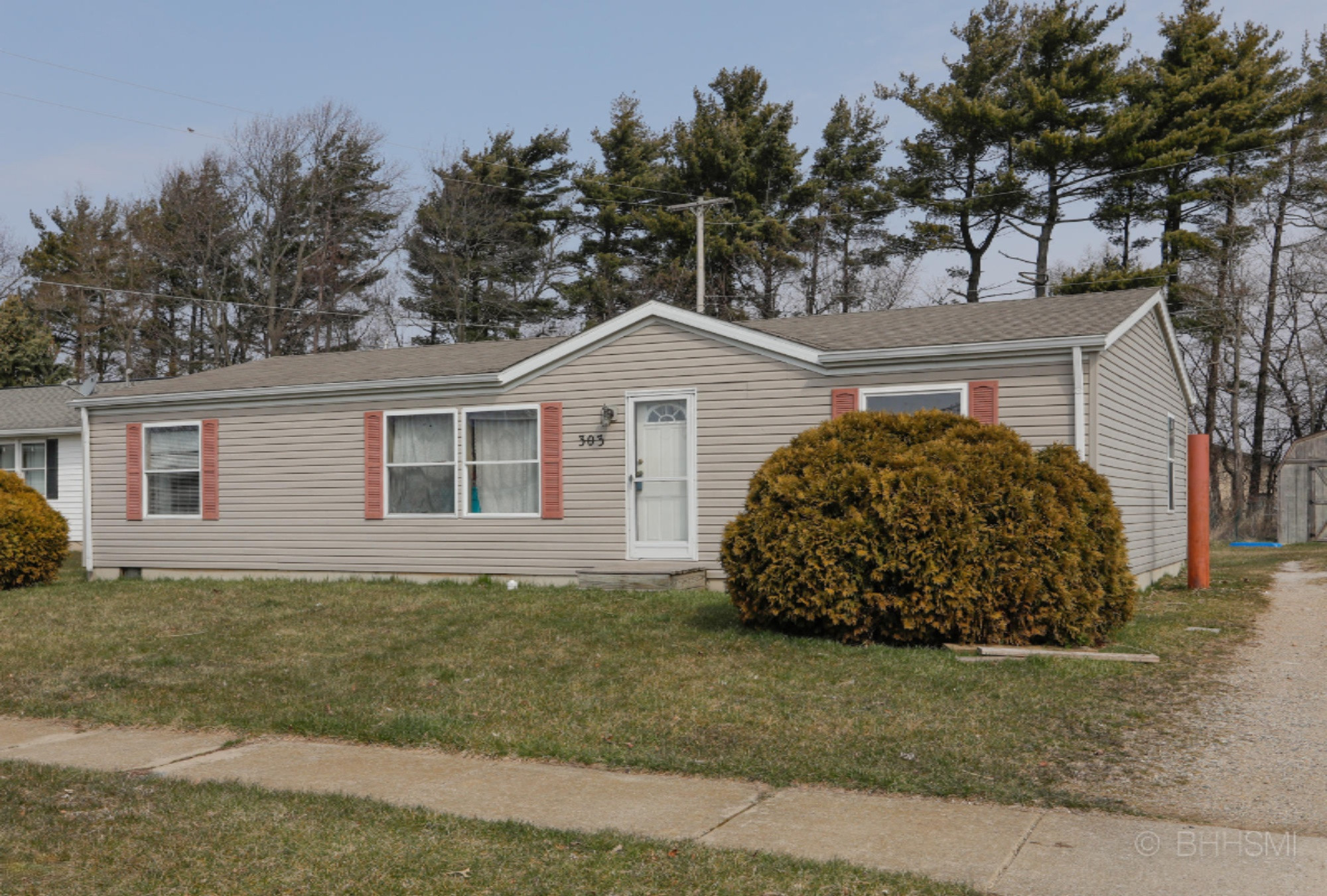 303 Wren Road Sturgis, MI 49091 - Photo 1 of 19 303 Wren-101