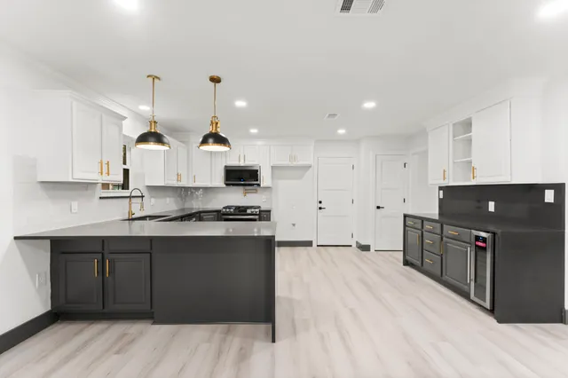 $385,000 | 26 East Woodtimber Court, Spring, TX 77381