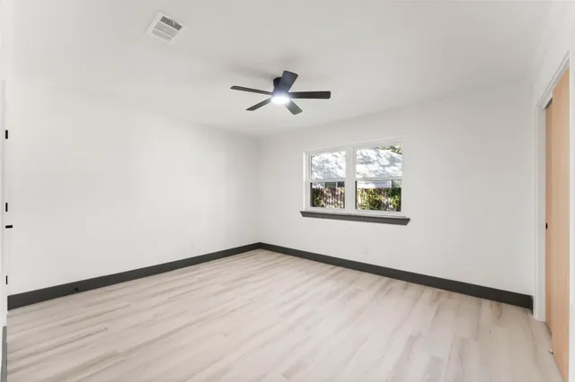 $385,000 | 26 East Woodtimber Court, Spring, TX 77381