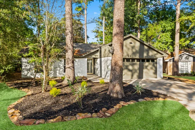 $385,000 | 26 East Woodtimber Court, Spring, TX 77381