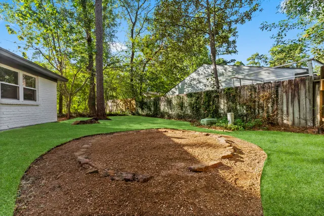 $385,000 | 26 East Woodtimber Court, Spring, TX 77381