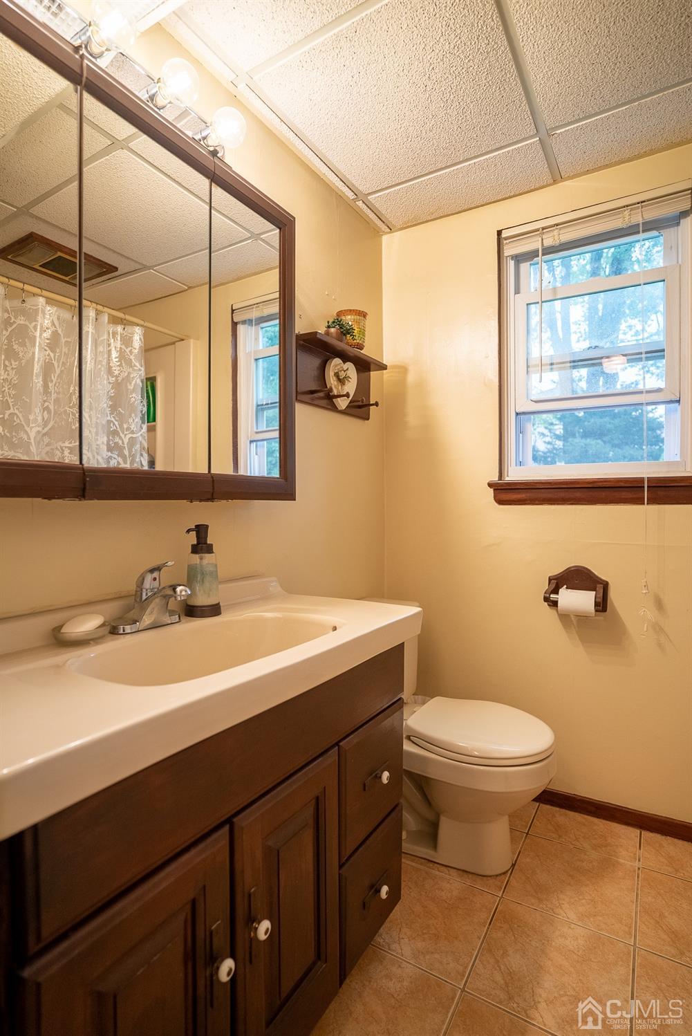 23 Mc Ginnis Road Edison, NJ 08817 - Photo 14 of 33 Gallery Image 14