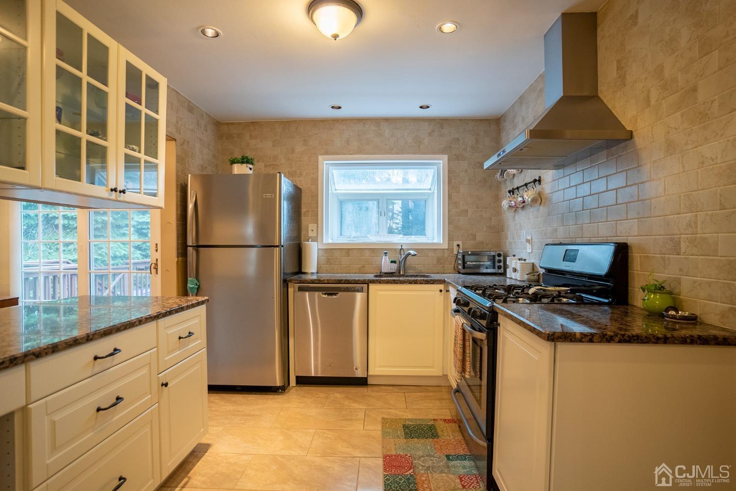 23 Mc Ginnis Road Edison, NJ 08817 - Photo 22 of 33 Gallery Image 22