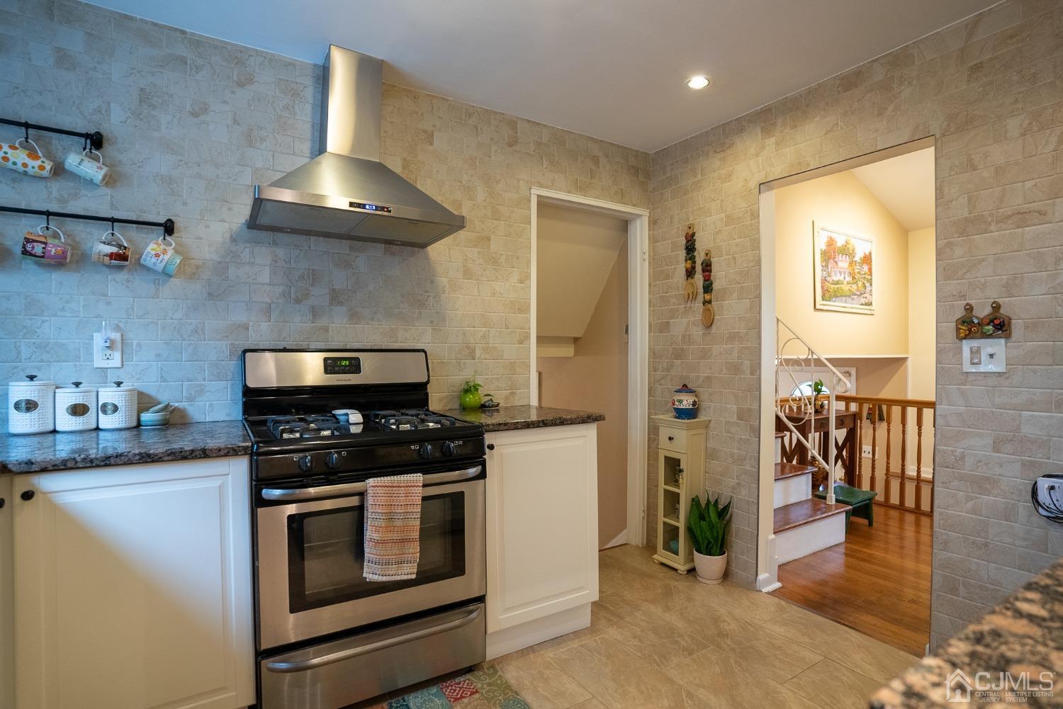 23 Mc Ginnis Road Edison, NJ 08817 - Photo 23 of 33 Gallery Image 23
