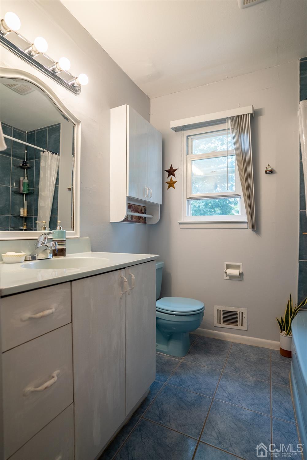 23 Mc Ginnis Road Edison, NJ 08817 - Photo 24 of 33 Gallery Image 24