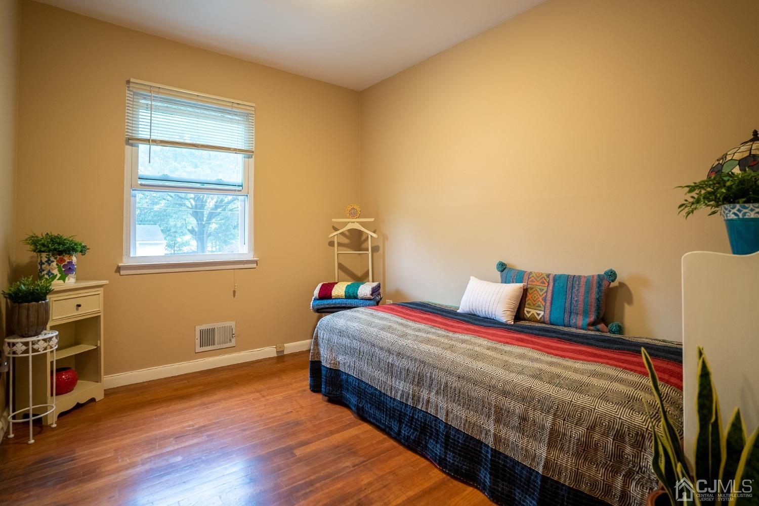 23 Mc Ginnis Road Edison, NJ 08817 - Photo 25 of 33 Gallery Image 25