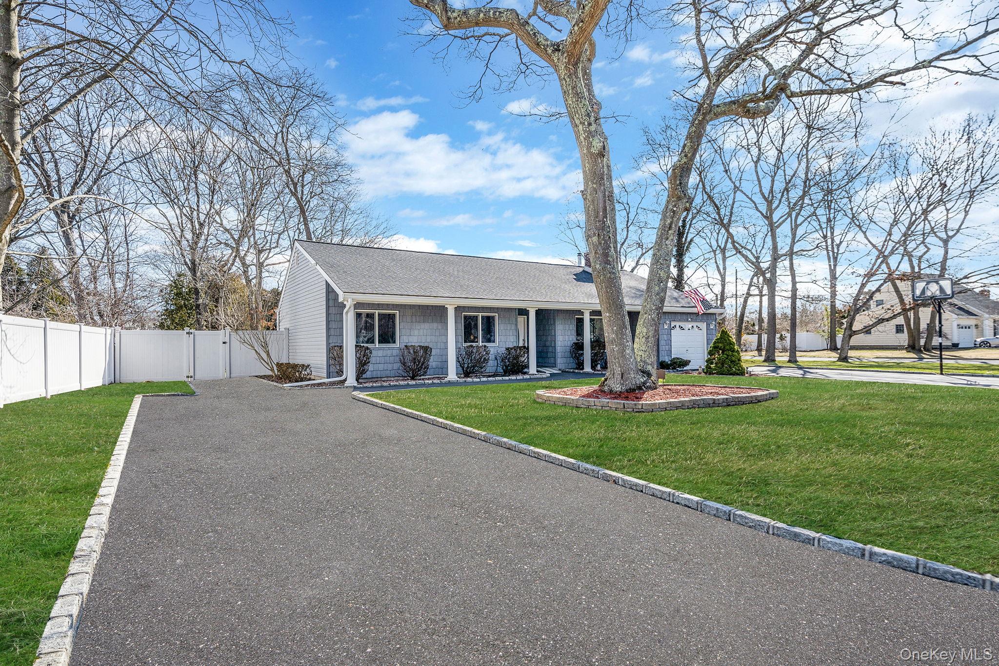 77 Propose Road Shirley, NY 11967 - Photo 4 of 25