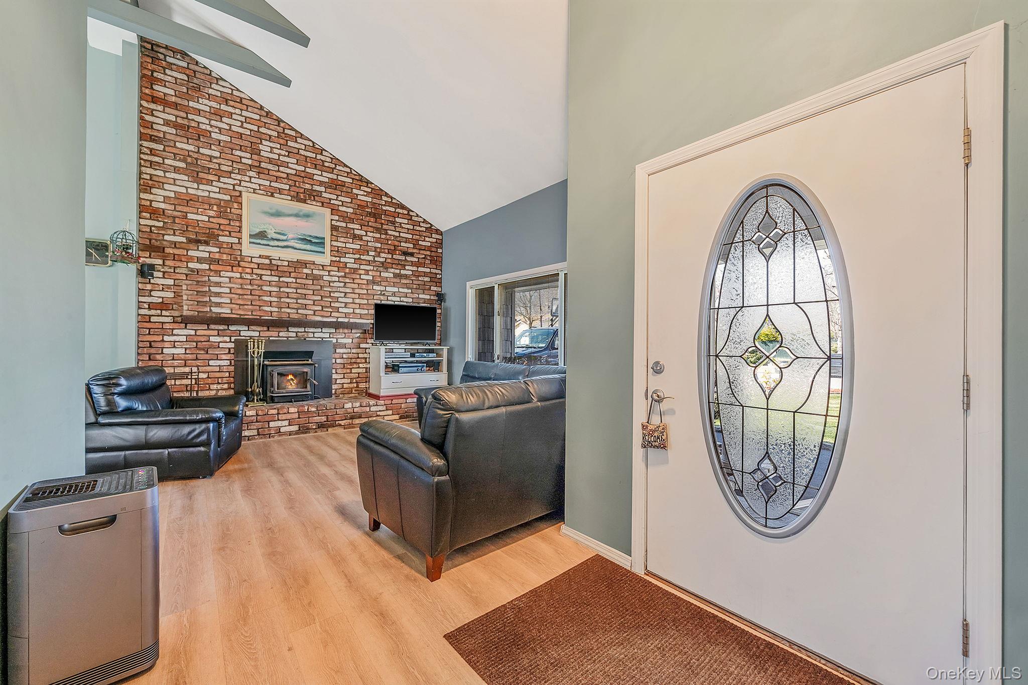 77 Propose Road Shirley, NY 11967 - Photo 5 of 25