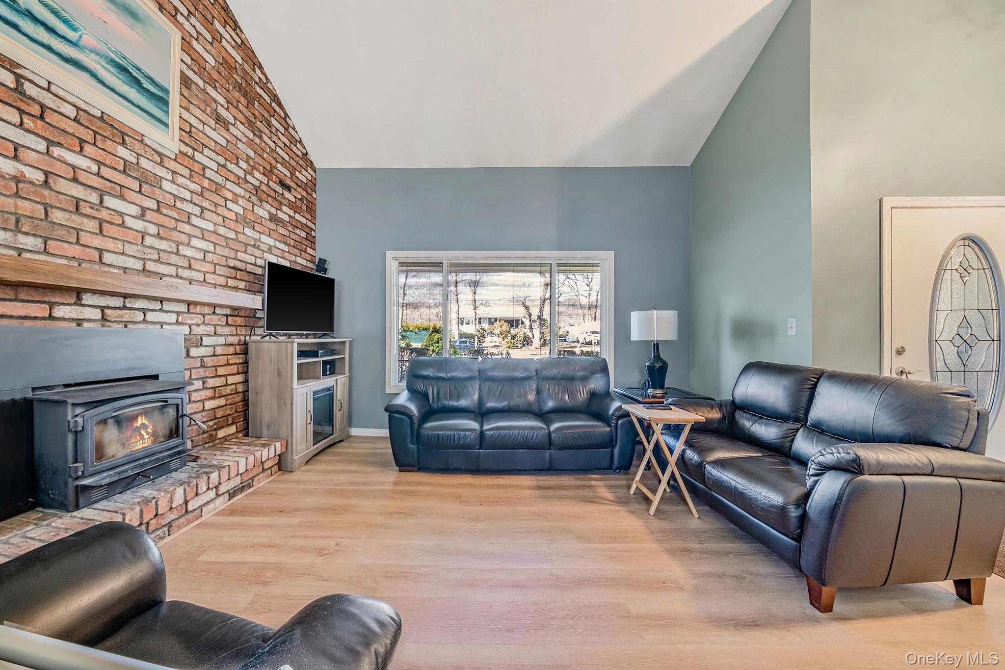 77 Propose Road Shirley, NY 11967 - Photo 7 of 25