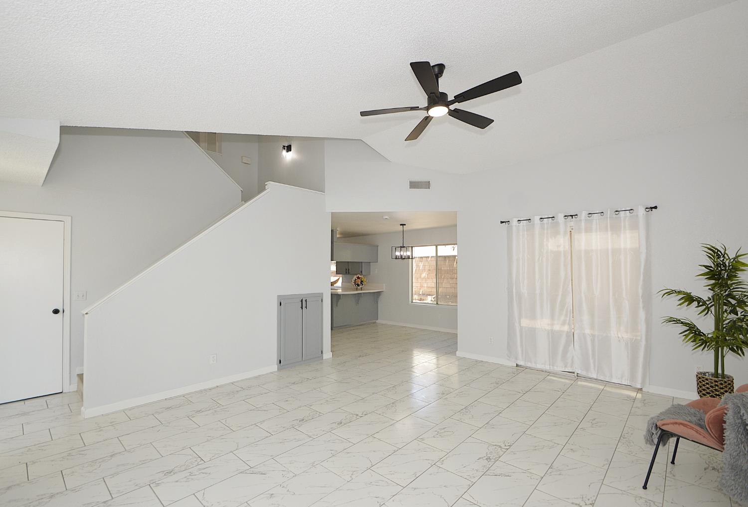 3290 North Rafael Avenue Fresno, CA 93722 - Photo 7 of 10