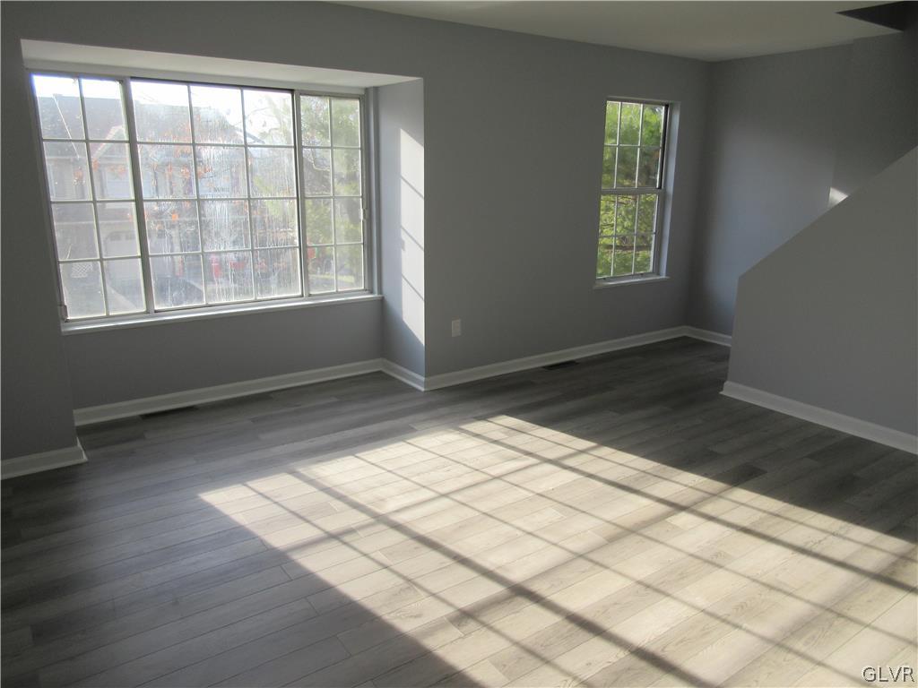 1242 Stanford Road Bethlehem, PA 18018 - Photo 12 of 22 Living room