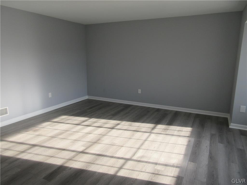 1242 Stanford Road Bethlehem, PA 18018 - Photo 13 of 22 Living room