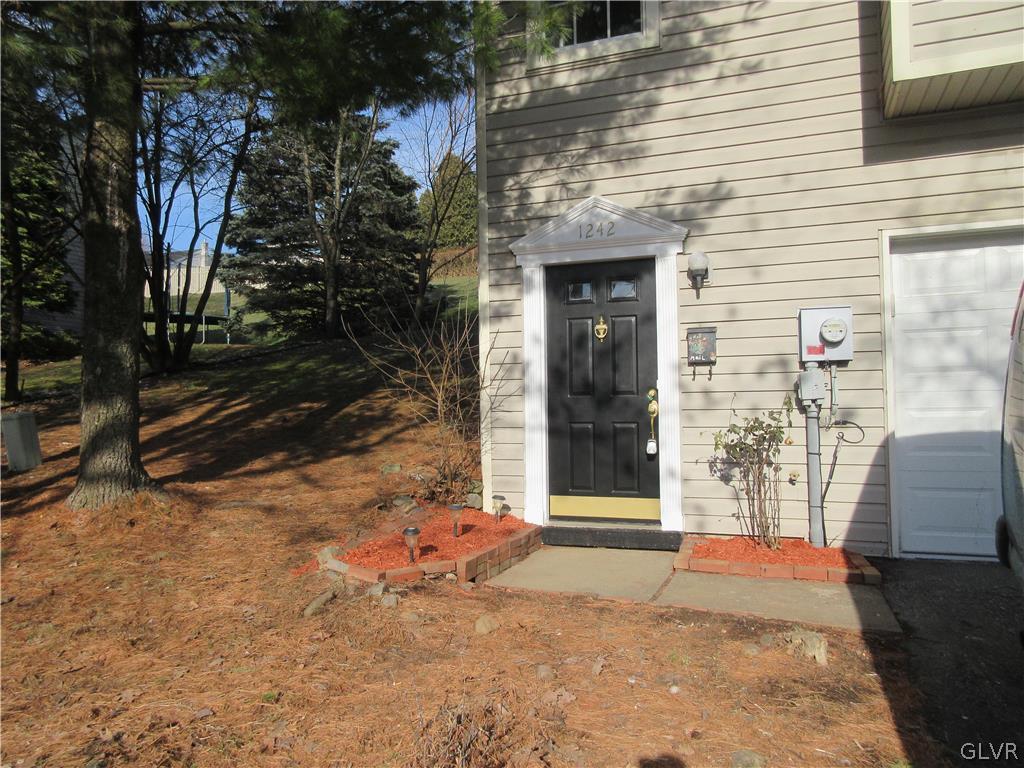 1242 Stanford Road Bethlehem, PA 18018 - Photo 2 of 22 1242 Stanford Rd