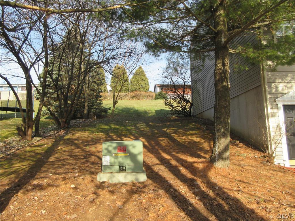 1242 Stanford Road Bethlehem, PA 18018 - Photo 3 of 22 Side yard