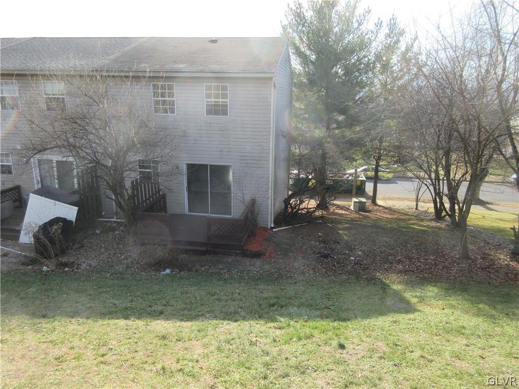 1242 Stanford Road Bethlehem, PA 18018 - Photo 4 of 22 Back yard